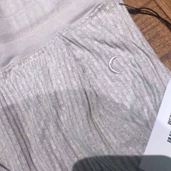 Zyia Gray Ribbed Joggers - Picture 4 of 11